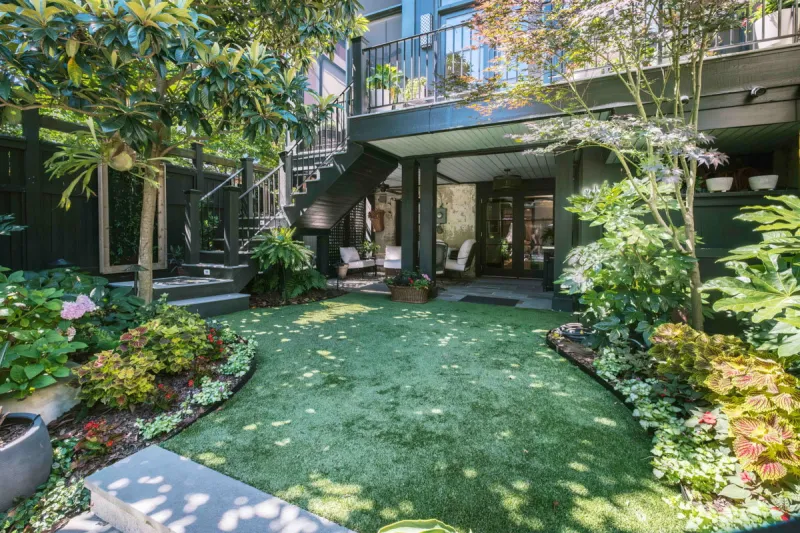 On the Market: This circa 1881 Savannah compound comes with two short-term rental units and a private courtyard