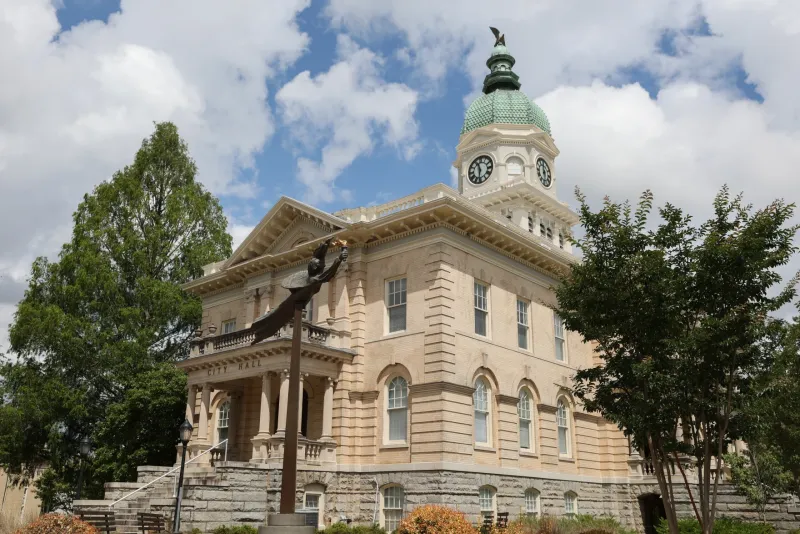 Athens-Clarke Commission Committee Declines to Advance Downtown Valet Parking Ordinance