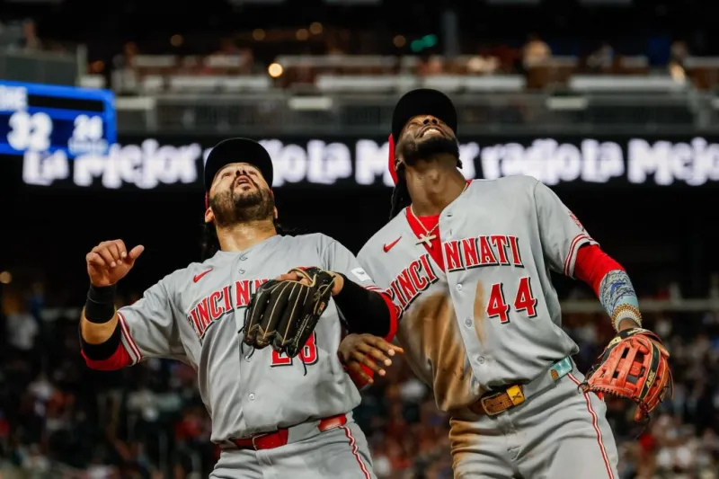 Reds blank Braves 4-0