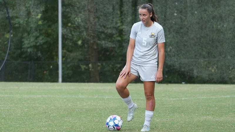 Hodson Scores Twice as Lady Bears Down TWU