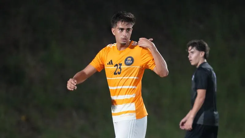 Reynolds-Ruiz Connection Shines in TMU Win Against Bulldogs