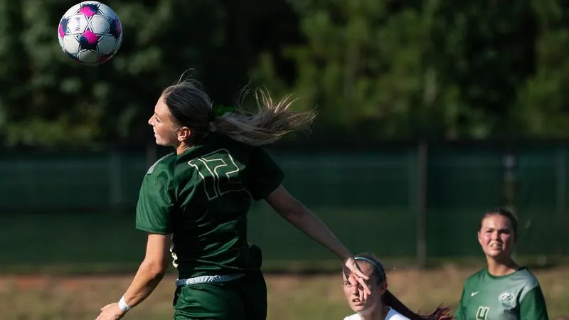 Second-Half Rally Falls Short in Road Setback for Women's Soccer