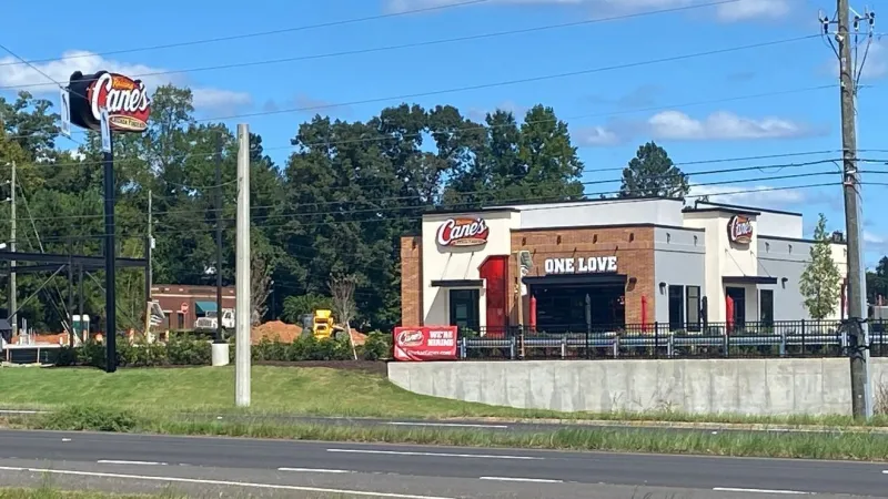 Raising Cane's Macon location set to open on Oct. 19, still hiring more than 100 employees