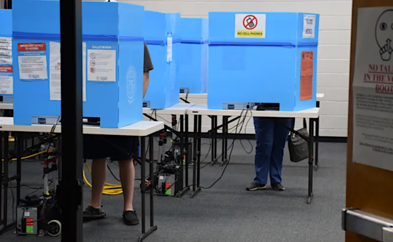 Supreme Court lets Trump administration use revamped federal voter eligibility database for now
