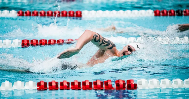 Georgia swim and dive opens College Swimming League season with fourth-place finish