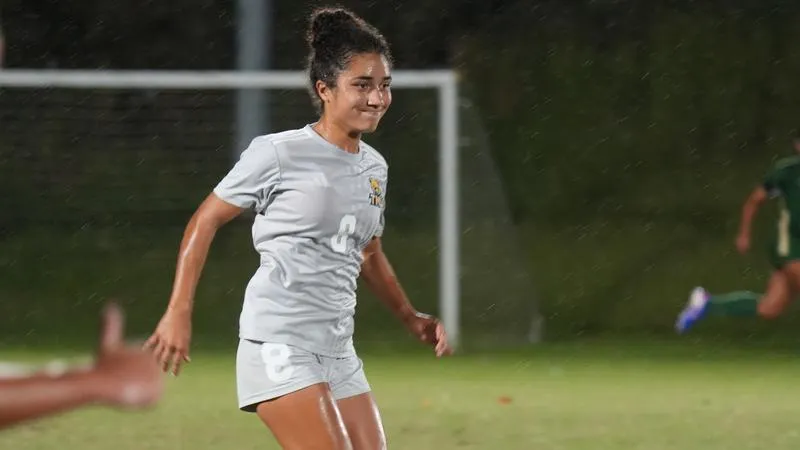 60th Minute Goal Lifts TMU Over Union 1-0