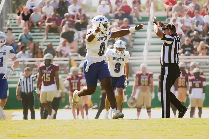 Hawks Survive Second-Half Surge from Fleet to Hang on in 31-24 Victory
