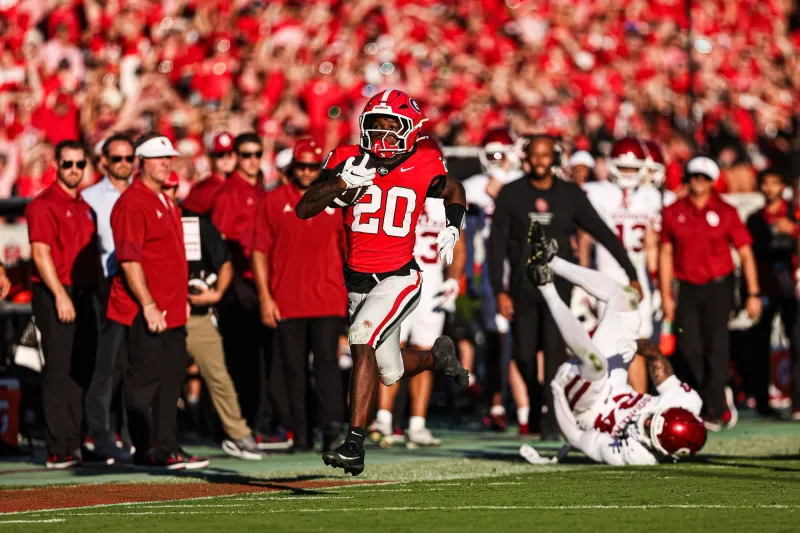 No. 2 Georgia rolls over turnover-plagued Oklahoma 41-13