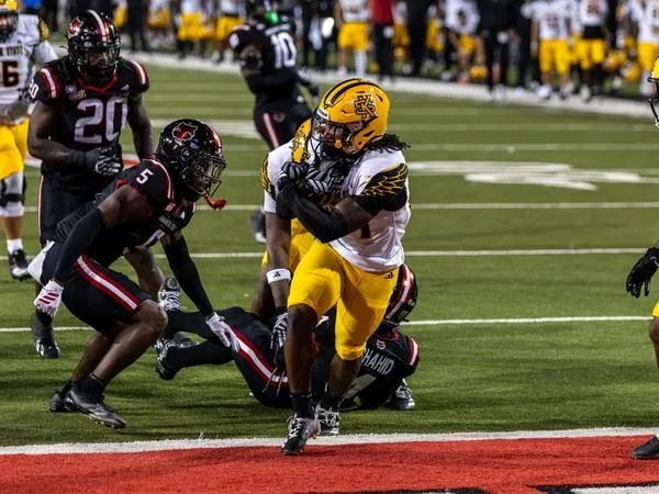 Woods' Two Touchdowns Not Enough in 17-14 Loss to A-State