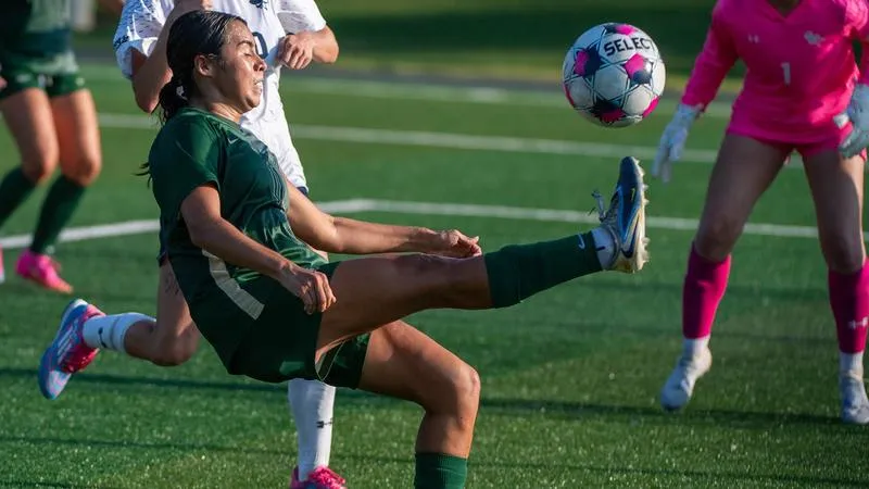 Women's Soccer Concluding Road Swing with Midweek Matinee