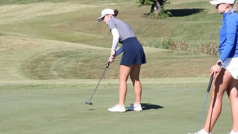 Women's Golf Places Fourth in King Fall Invitational