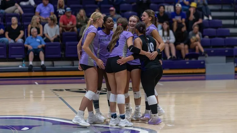 Young Harris takes down Barton in five sets for first conference win