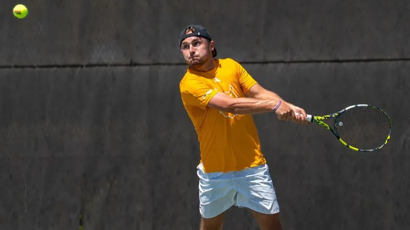 Rietkerk Goes Undefeated in Singles at Mercer