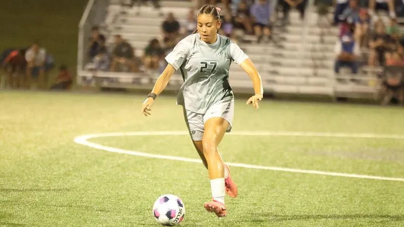 Women's Soccer Battles to Home Draw in Cancer Awareness Match