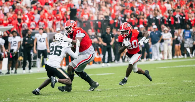 Phillips helps banged up Georgia offense not skip a beat in win over Vanderbilt