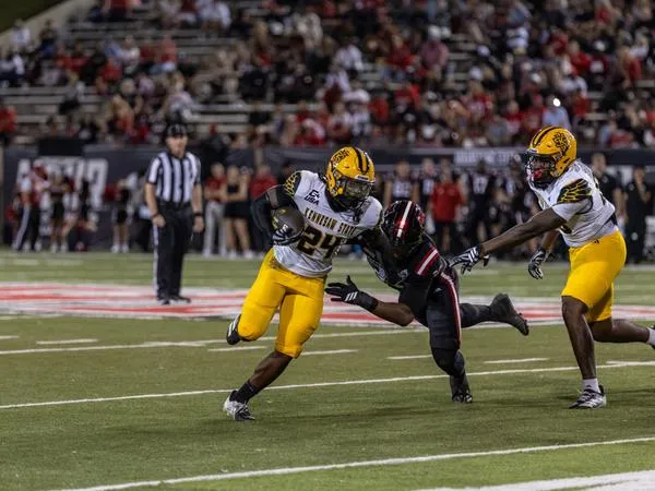 Owls Open CUSA Play vs. Jax State in Championship Rematch