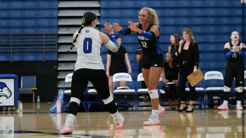 Volleyball Holds on For Thrilling Five-Set Victory Over Georgia College