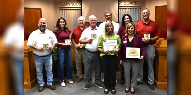 Terrie Dinkins Recognized for Outstanding Service to Lowndes County Schools