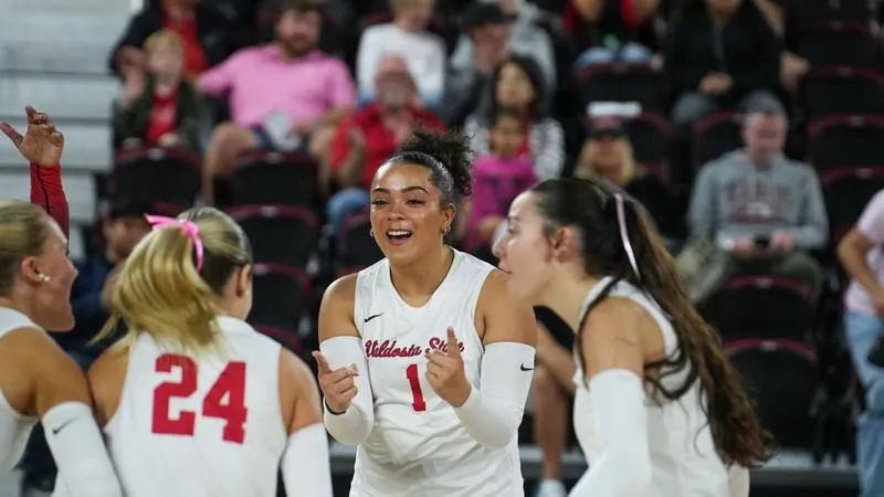 Blazers Push Montevallo in Hard-Fought Four-Set Battle