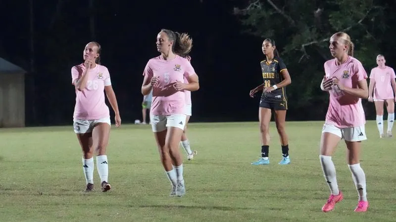 Braud Records Three Points as Lady Bears Win Tenth Straight