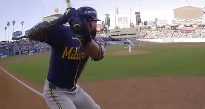 Brewers stun Dodgers with back-to-back homers in 7th inning and take 3-0 lead in NLCS with 6-2 win