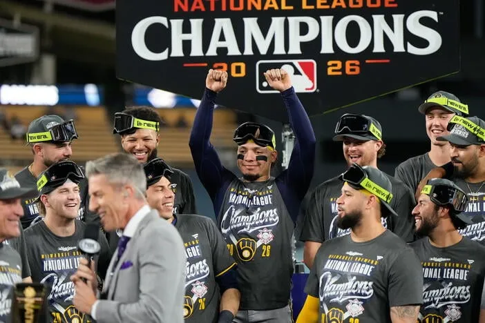 Brewers sweep the Dodgers to reach the World Series for the first time since 1982