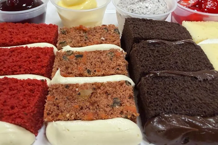 Weddings are expensive. How about a grocery store cake?