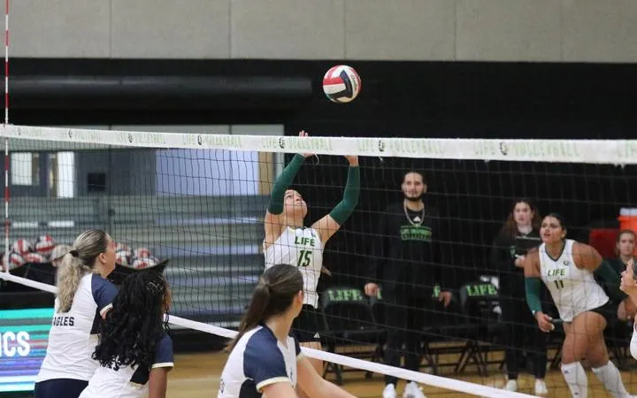Women's Volleyball Stumbles at Loyola
