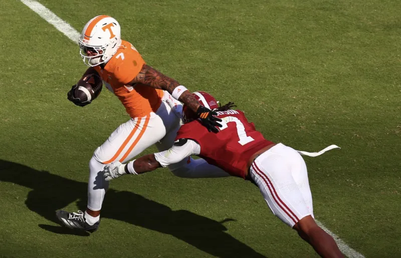 No. 14 Tennessee hands No. 6 Alabama second straight loss, 26-10