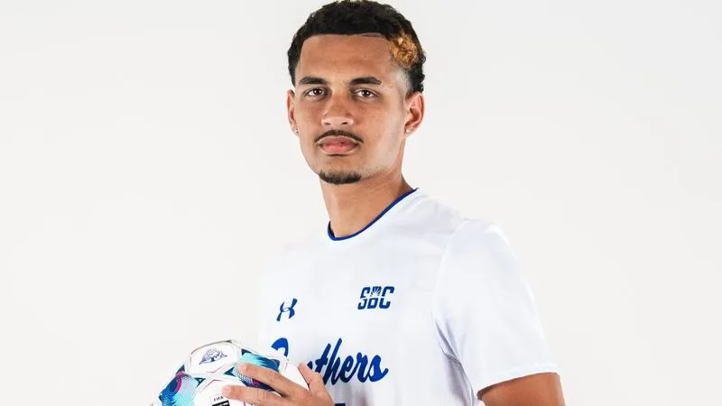 Senior Spotlight - Sandro Rabarivony