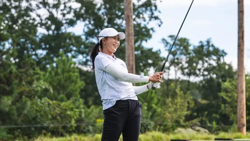 Konthong Leads Panthers to Fifth Place Finish at Edisto Island Invitational