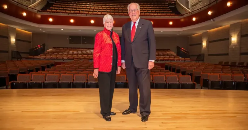 UGA names Performing Arts Center after Charles and Lynne Knapp