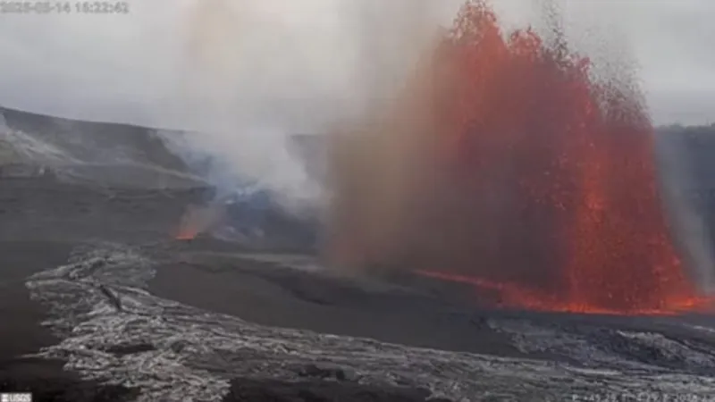 Lava fountains erupt from north vent as Klauea episode 47 begins