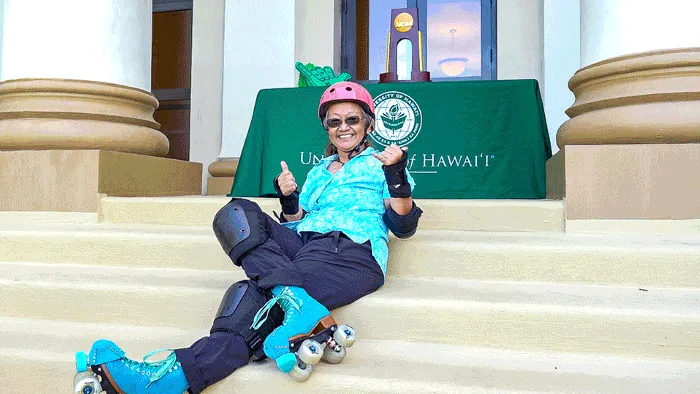 Images of the Week: The Our Team, Hawaii's Team Trophy Tour