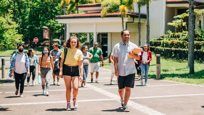 New UH scholarship helps community college students continue to 4-year campuses