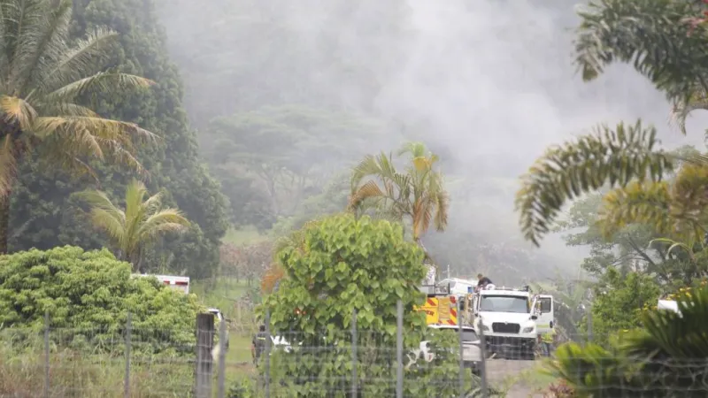 Hawai'i Firefighters responding to structure fire in Hilo