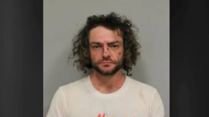 34-year-old from Hilo charged with arson, threatening with a machete at Kona homeless encampment