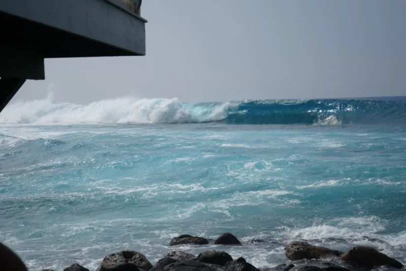High surf closes 3 beach parks in West Hawai'i