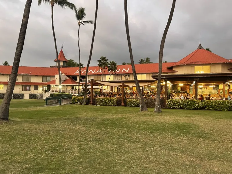 Business Monday: Century-old Kona Inn Restaurant celebrates new ownership with revamped menu, dining space