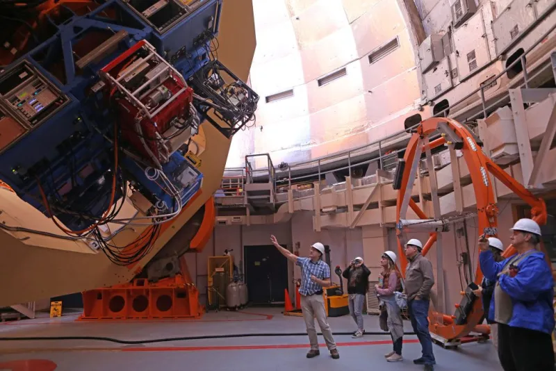 Free Maunakea observatory tour for Hawaii residents shows up-close work of astronomers, scientists