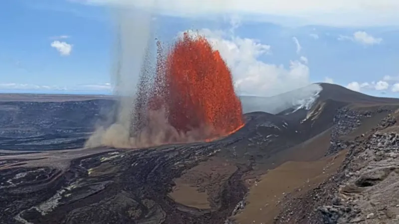 Klauea's lava show, Episode 49, began Sunday morning