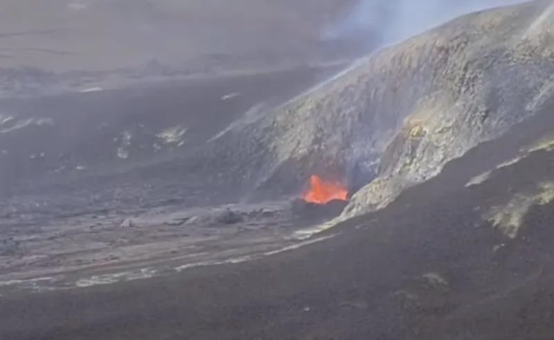 Precursory activity begins within Halemaumau ahead of episode 50 of the Klauea eruption