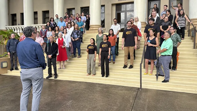 Oli ceremony marks start of tenure for UH Mnoa Chancellor Vassilis L. Syrmos