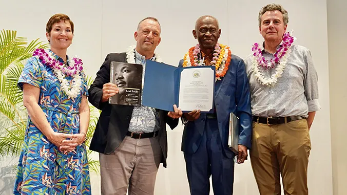 Civil rights leader urges peace, moral courage in trying times