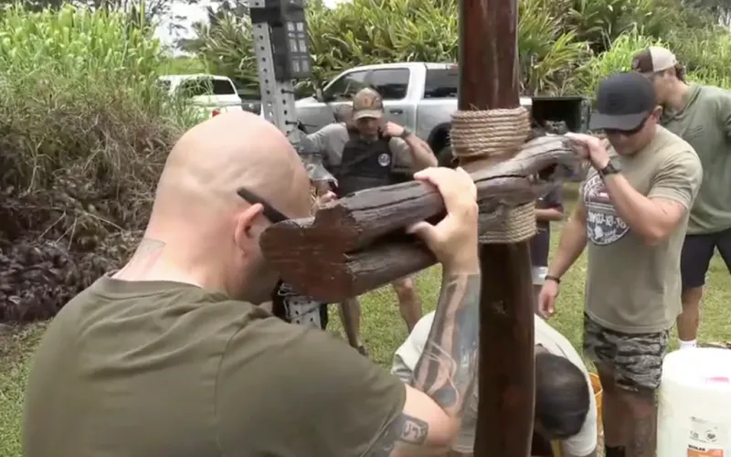 Police carry a cross for 5 miles in honor of fallen officer Bronson Kaliloa