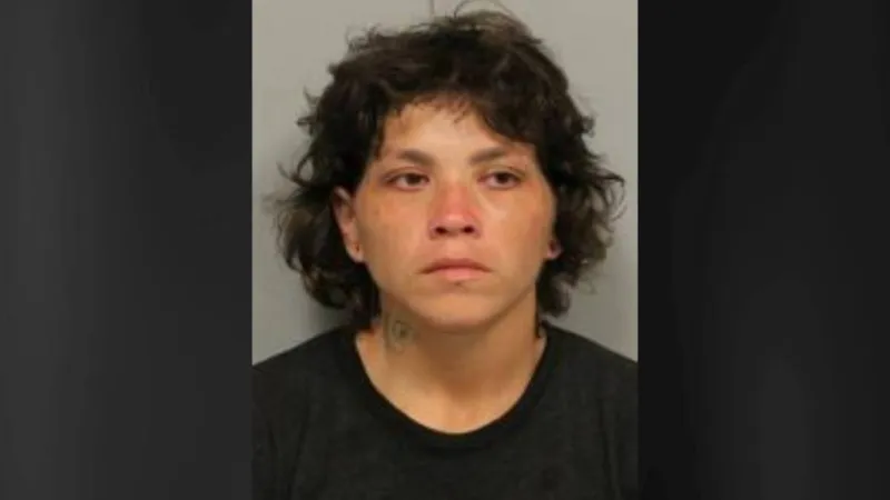 Police charge Kona woman in connection with reported robbery at knifepoint