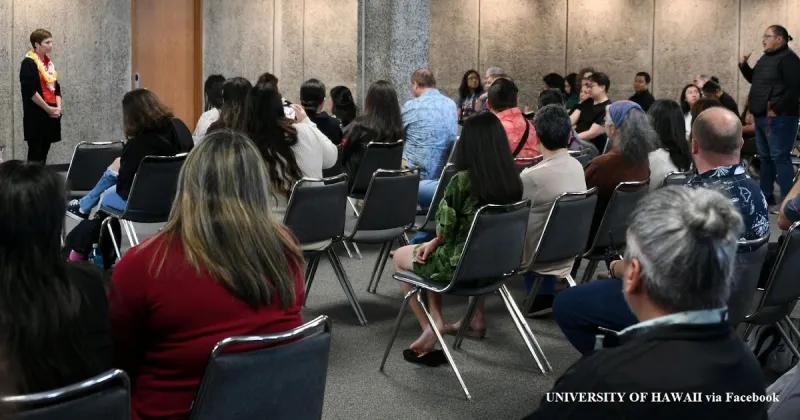 University of Hawaii withdraws proposed First Amendment restrictions, Honokaa hospital battles major Covid outbreak, Carvalho withdraws from Kauai mayoral debate,...