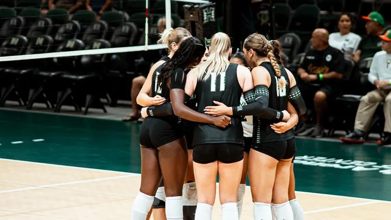 Women's Volleyball Falls to San Diego in Wahine Classic Finale