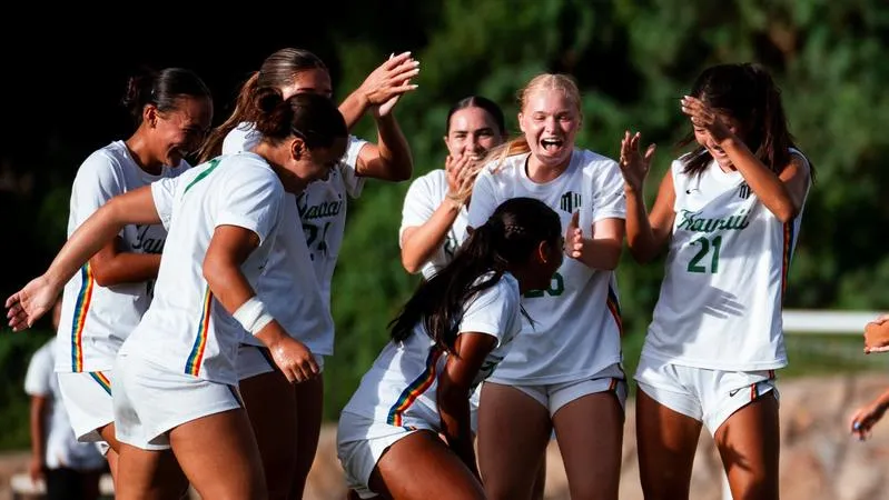 Soccer Closes Out Homestand with OUTRIGGER No Ka Oi