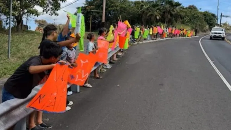 150 Kealakehe Elementary students joined Hawaii Island police in traffic safety campaign